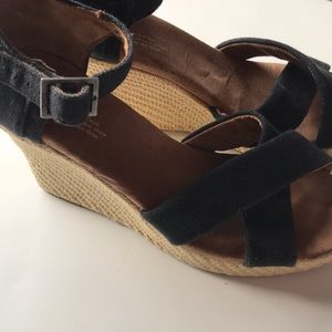 TOMS Wedges